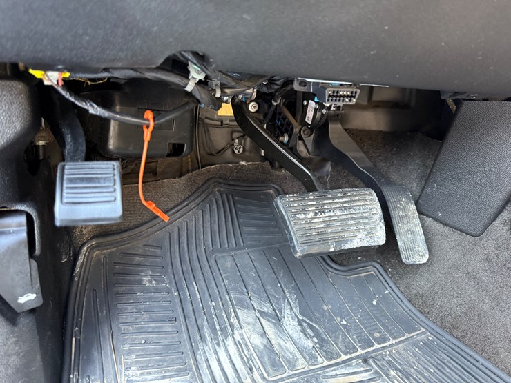 2014-chevrolet-tahoe-image-17