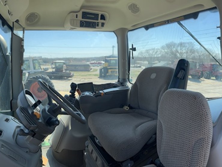 2015-john-deere-6150r-image-4