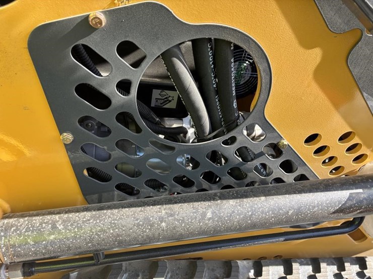 2025-sdlanch-sdll60-skid-steer-loader-image-11