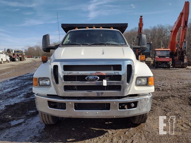 15-ford-f750-dump-truck^title^-image-2