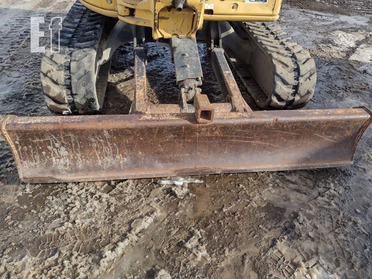 2013-deere-35d-image-19