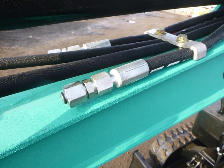 agt-qh12r-hydraulic-excavator-image-14