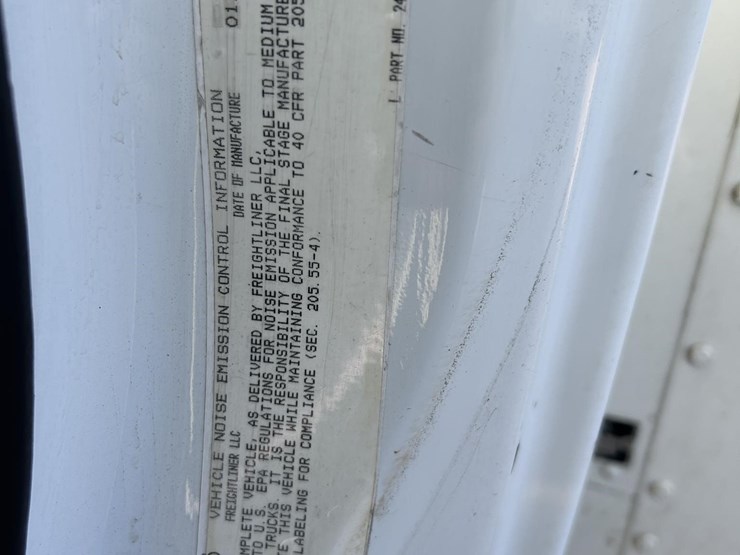 2007-freightliner-business-class-m2-106-image-46