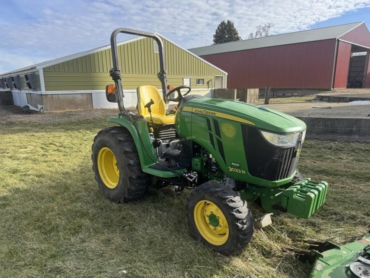 john-deere-3033r-image-1