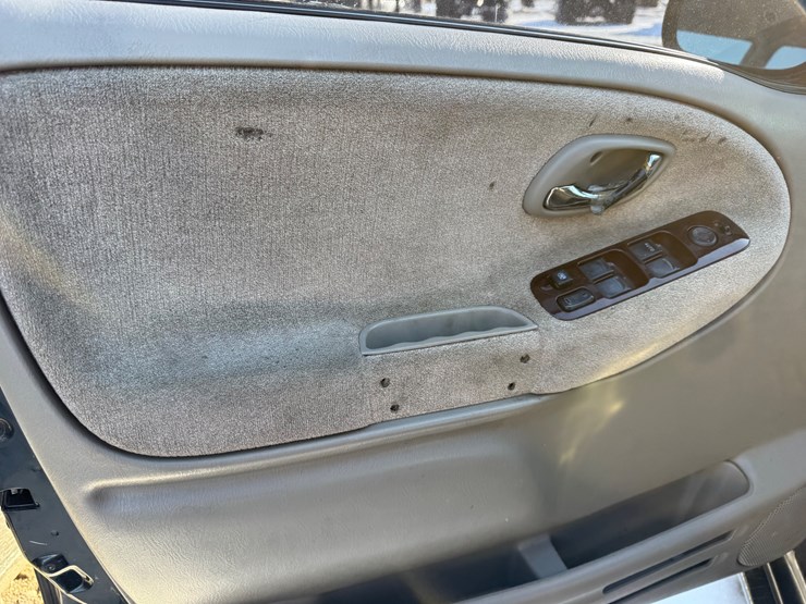 2005-suzuki-xl7-image-24