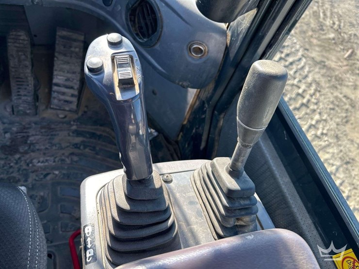 2013-komatsu-wa320-image-15