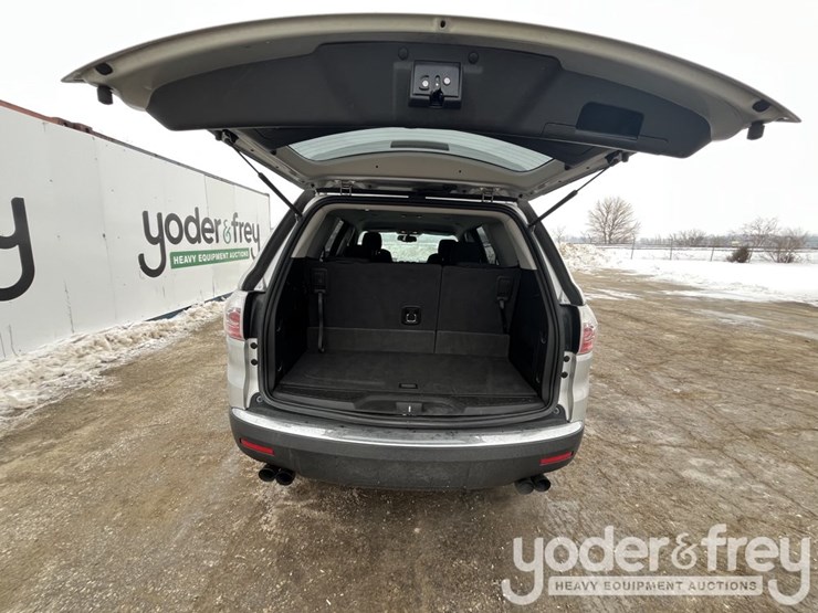 2012-gmc-acadia-image-30