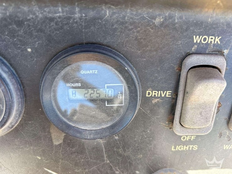 2005-deere-210le-image-6