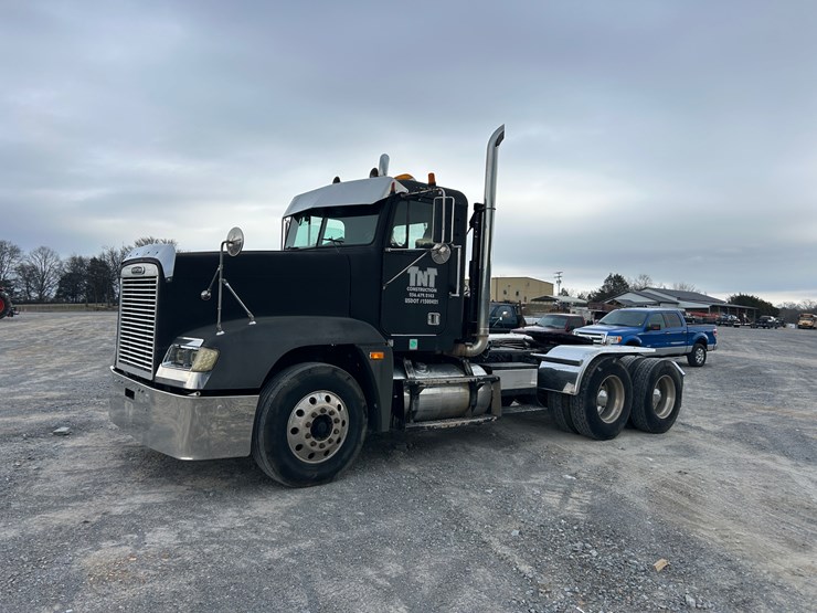 1998-freightliner-fld120-image-2