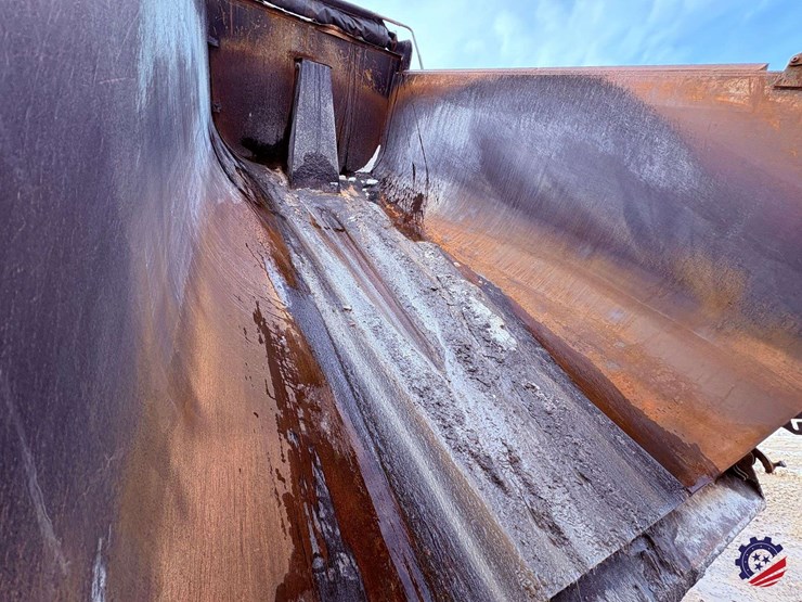 2017-mack-granite-gu713-image-78