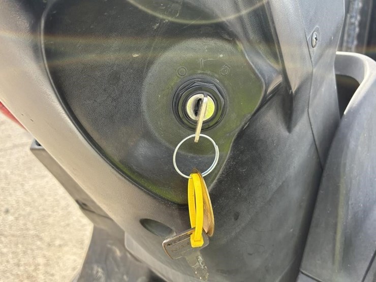 nissan-mug1f2a30jv-image-15