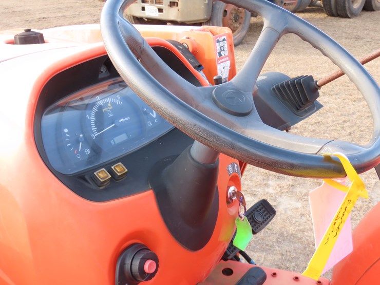 2014-kubota-l3901-image-17