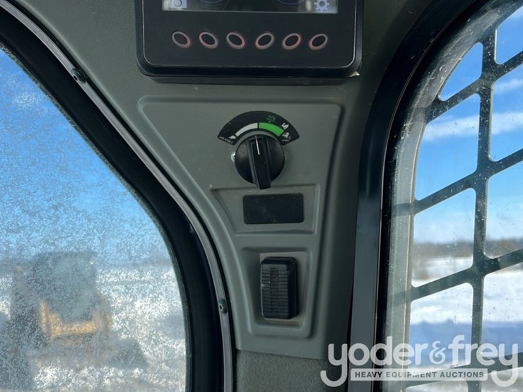 2023-caterpillar-259d3-image-24