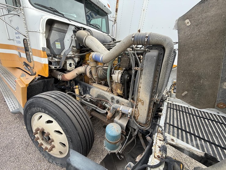 1988-freightliner-flc120-image-40