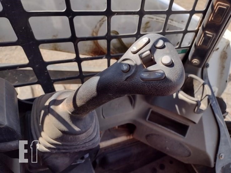 2020-bobcat-t590-image-10