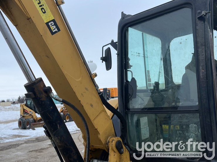 caterpillar-305-image-22