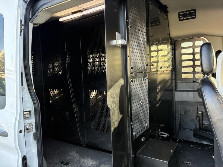 2020-ford-transit-image-11