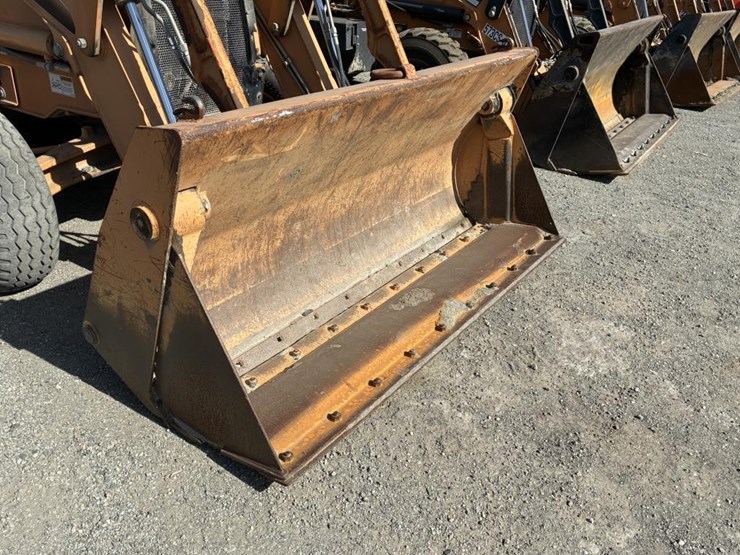 2009-case-570m-xt-image-6