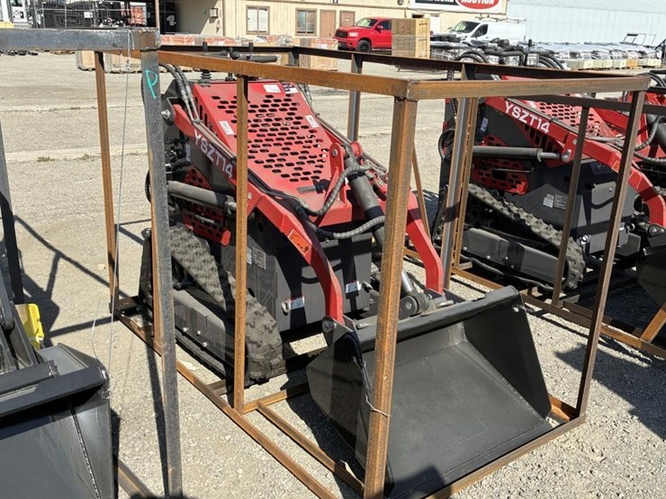 2026-agt-yszt14-skid-steer-loader-image-2