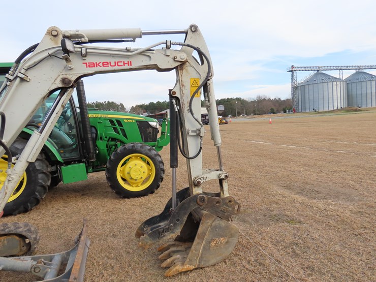 2020-takeuchi-tb225-image-4