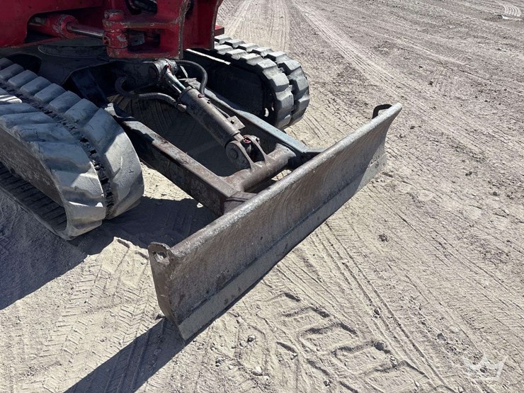 2014-takeuchi-tb228-image-8