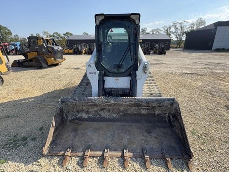 2022-bobcat-t770-image-6