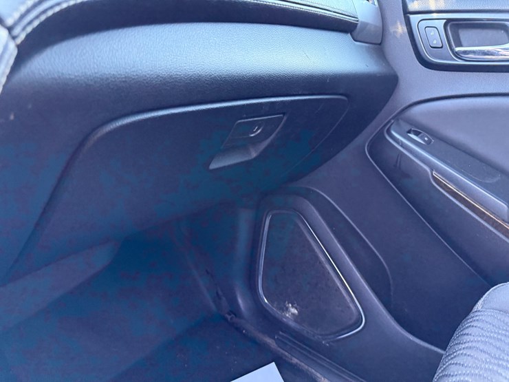 2015-chevrolet-tahoe-image-43