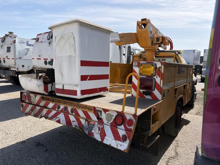 2009-ford-f550-image-3