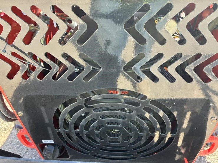 2025-sdlool-sl380r-skid-steer-loader-image-12