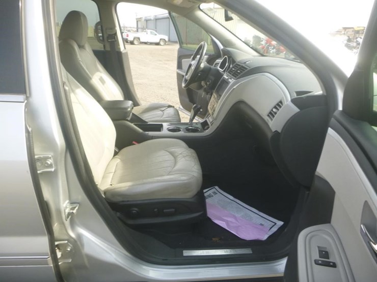 2012-chevrolet-traverse-image-8