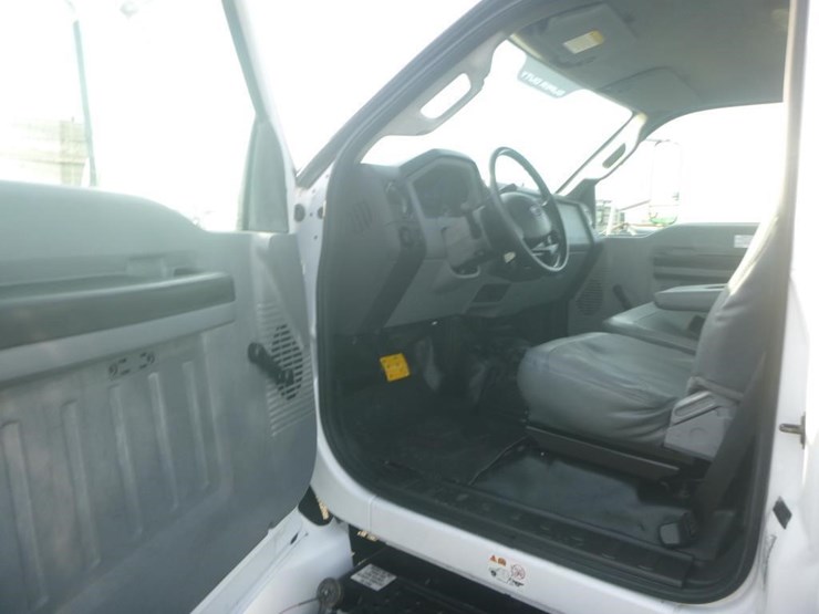 2012-ford-f650-image-8