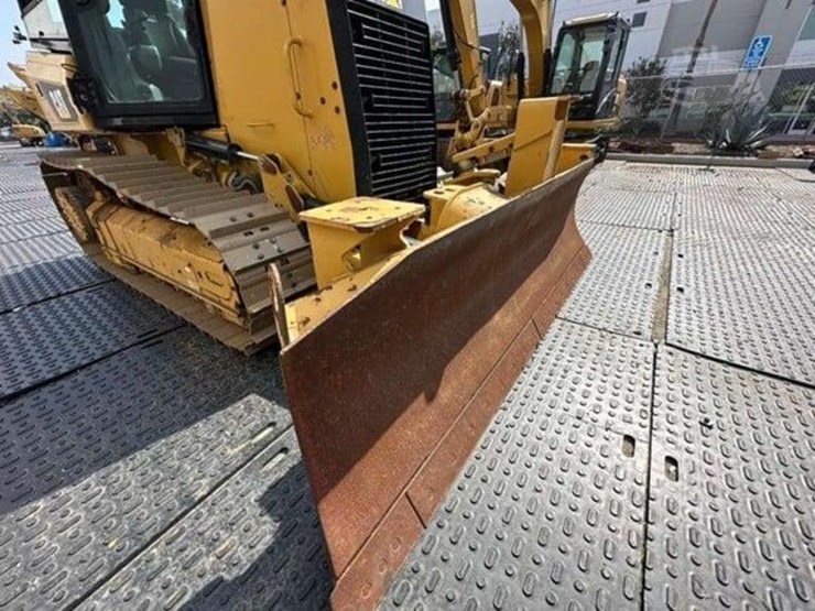 2015-caterpillar-d3k2-lgp-image-11