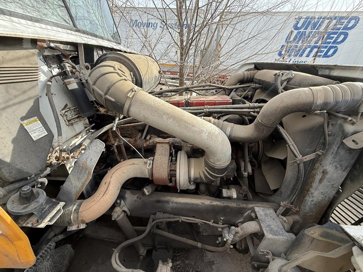 1997-freightliner-fld120-image-36