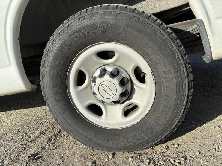 2016-chevrolet-express-2500-image-5