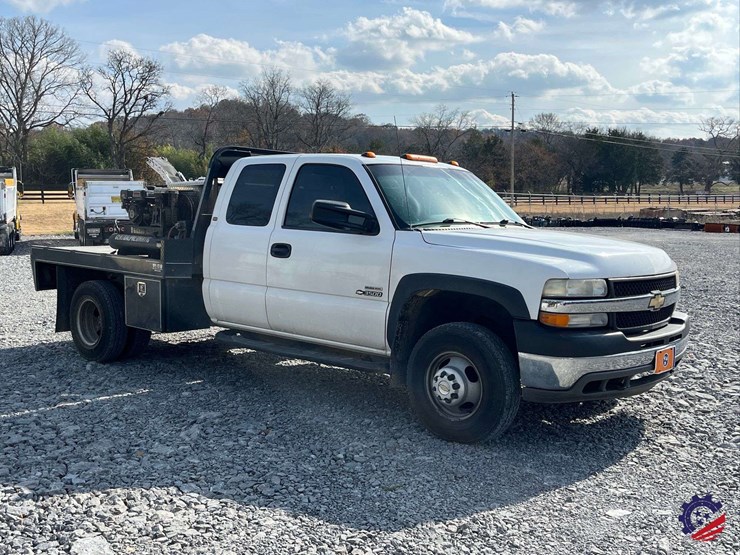 2002-chevrolet-silverado-3500-image-6