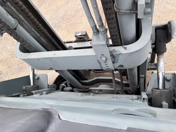 2005-nissan-mcpl02a25lv-image-13