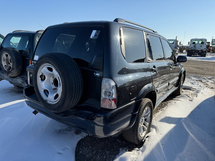 2005-suzuki-xl7-image-3