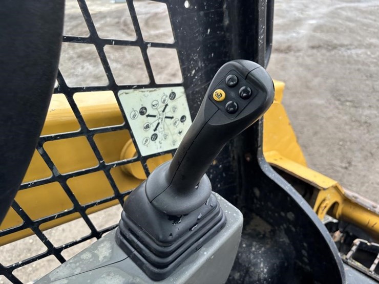 2021-caterpillar-259d3-image-22