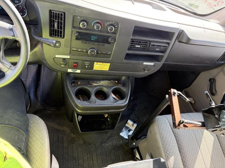 2008-utility-van-image-14