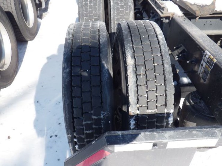 2021-peterbilt-579-image-19