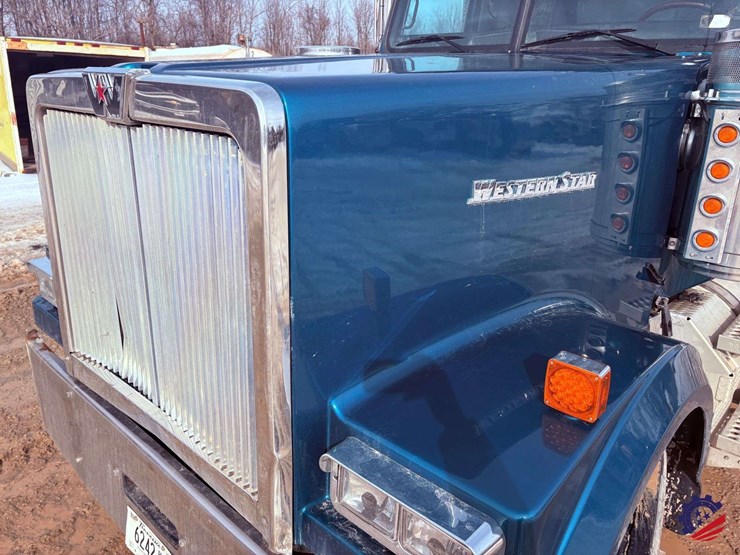 2021-western-star-4900ex-image-28