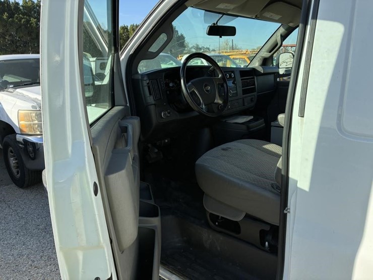 2018-chevrolet-2500-image-13