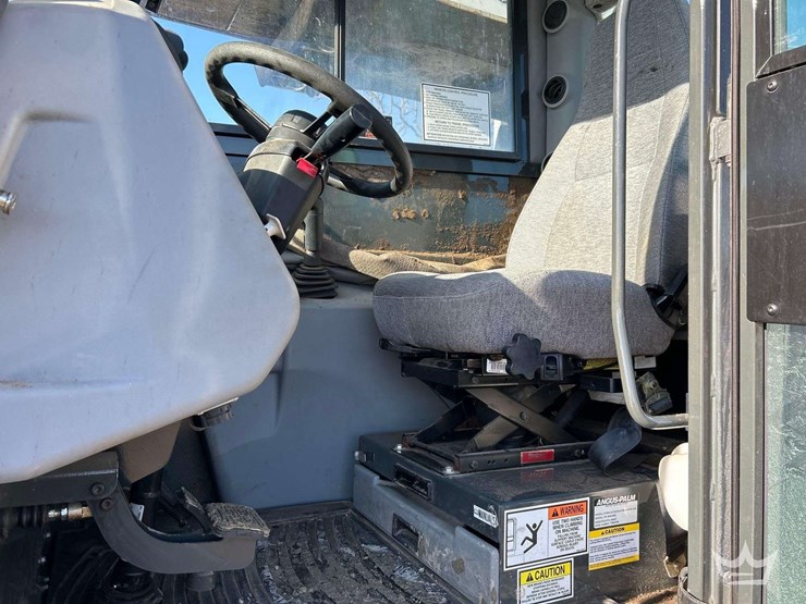 2004-gradall-xl3100-image-21