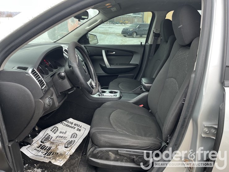 2012-gmc-acadia-image-15