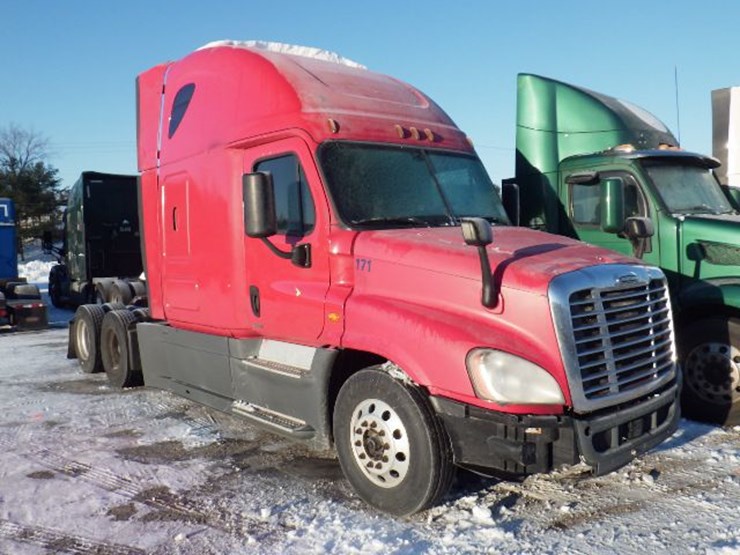 2017-freightliner-cascadia-125-image-3