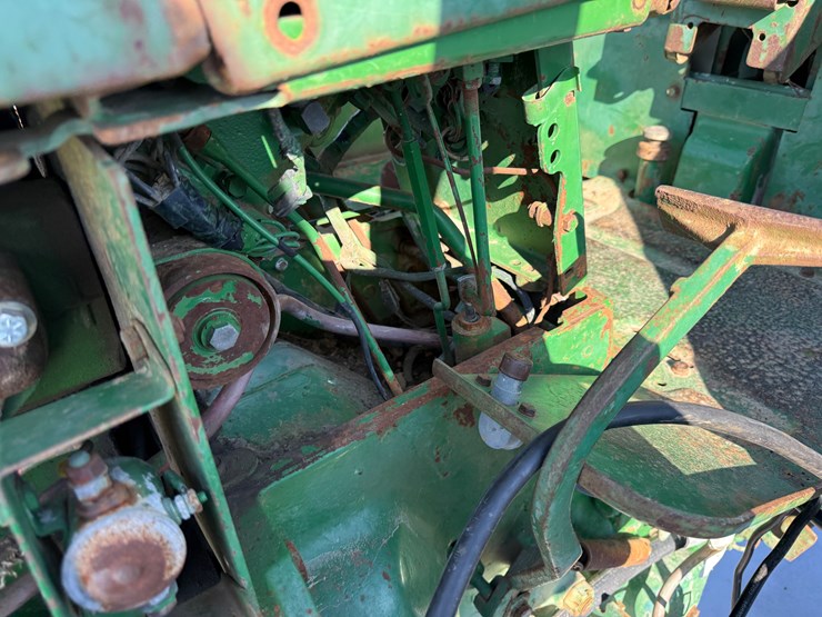 john-deere-4020-image-37