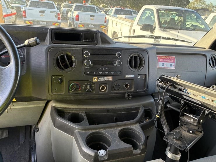 2010-ford-e350-image-14