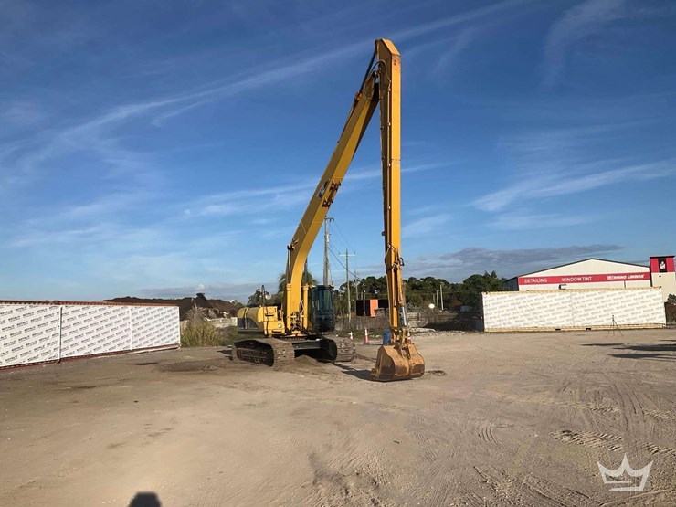 2005-caterpillar-325c-image-2