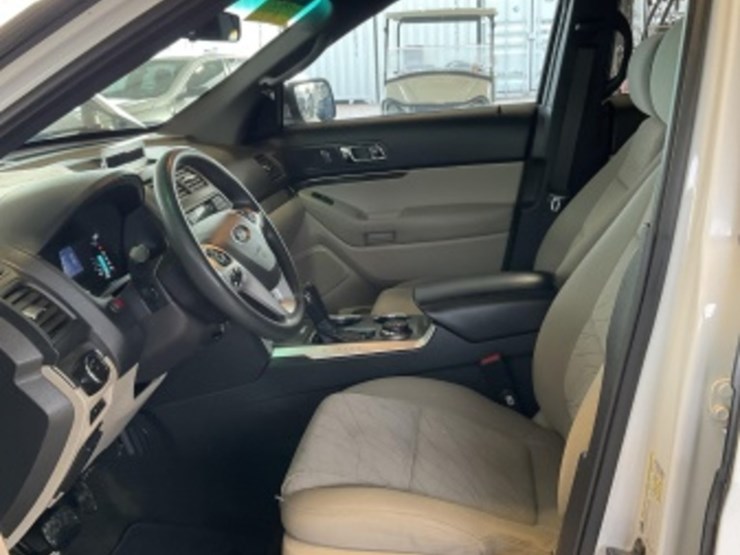 2013-ford-explorer-image-21