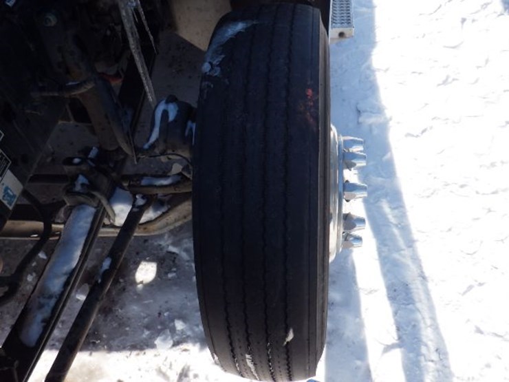 2019-peterbilt-579-image-24